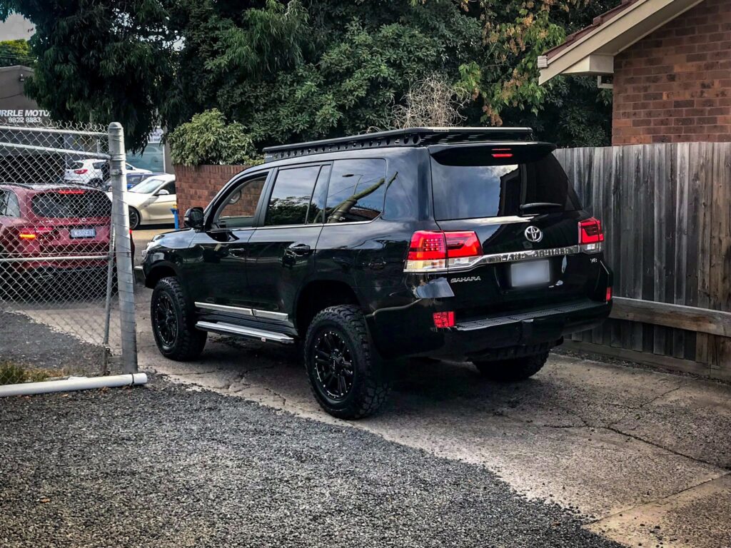 Toyota Land Cruiser 200 Series with Rhino-Rack Pioneer Platform & Backbone system
