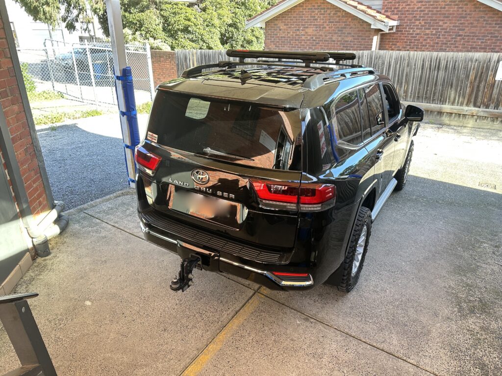 Toyota 300 Series with Yakima Rail Bars & Yakima Shingleback Ski Clamp Carrier